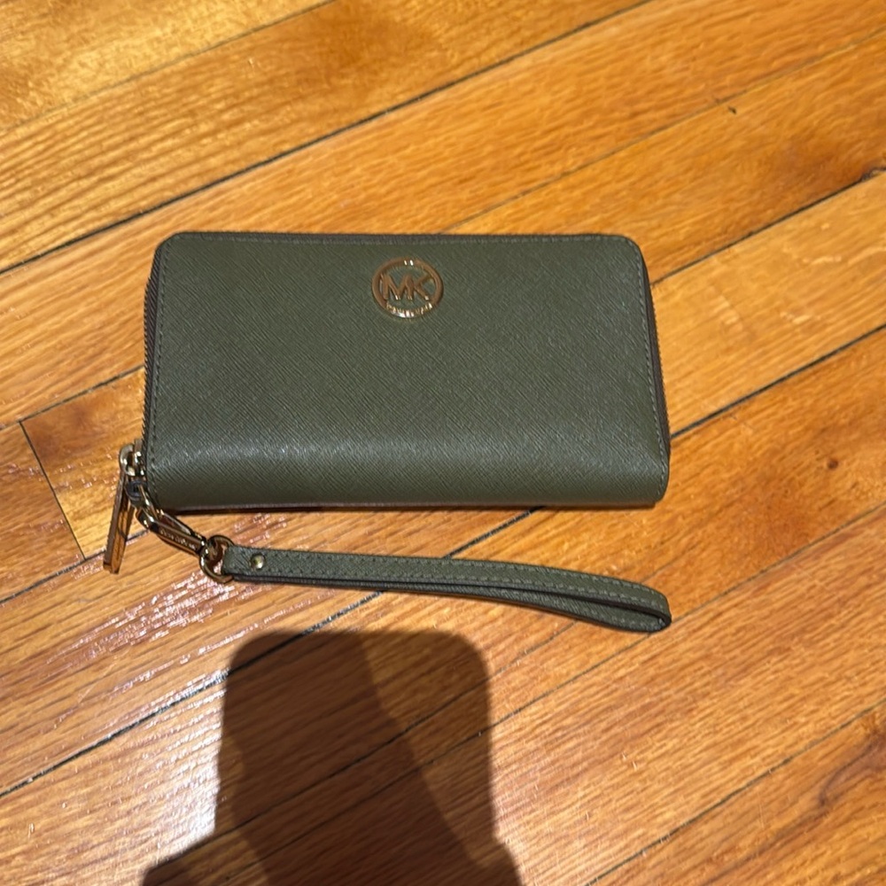 Michael Kors wristlet wallet